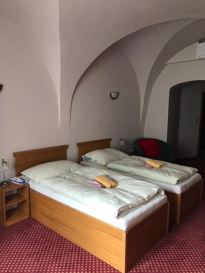 Hotel U Zlateho Andela Pardubice Extérieur photo